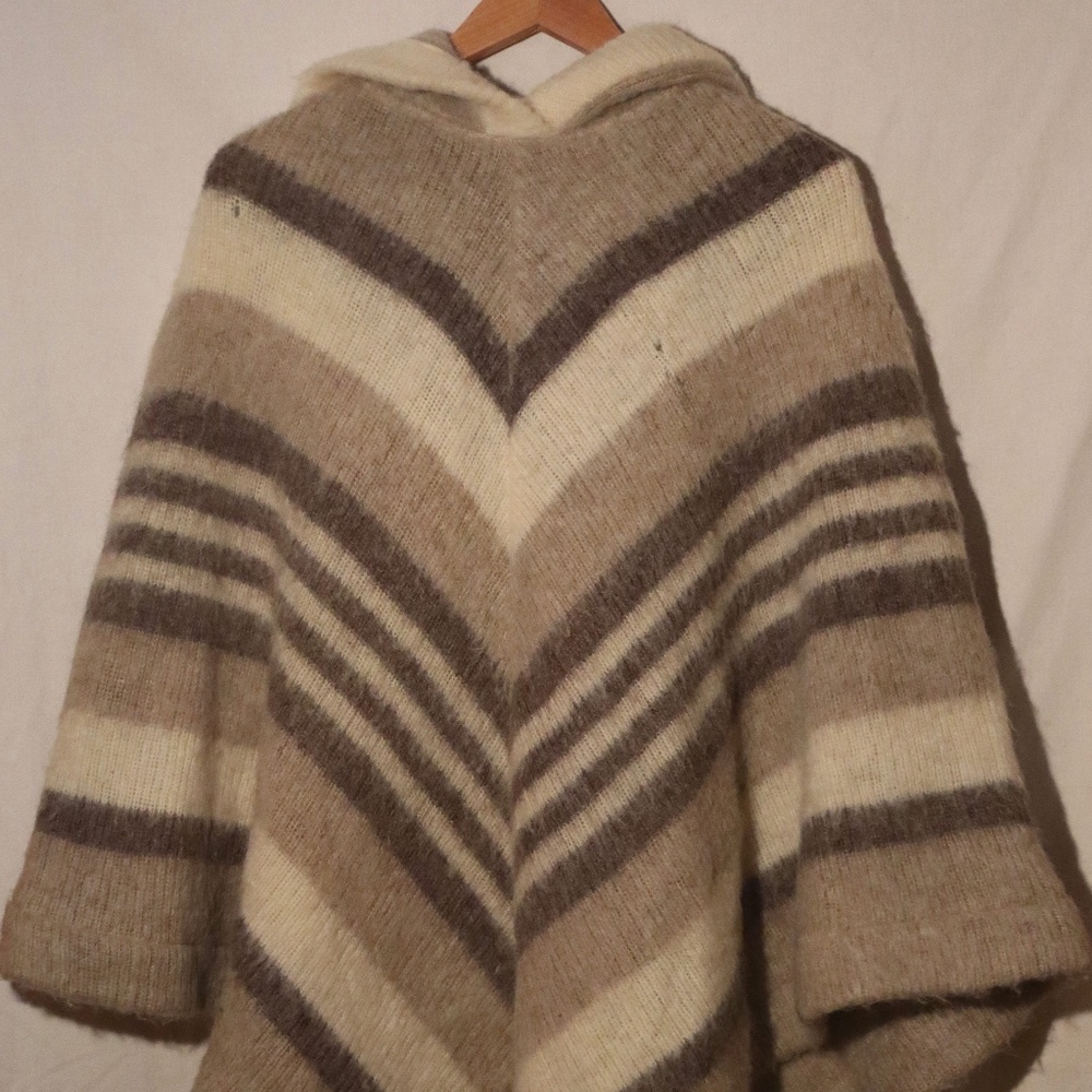 Vtg. Hilda LTD. sweater poncho- One size fits all
